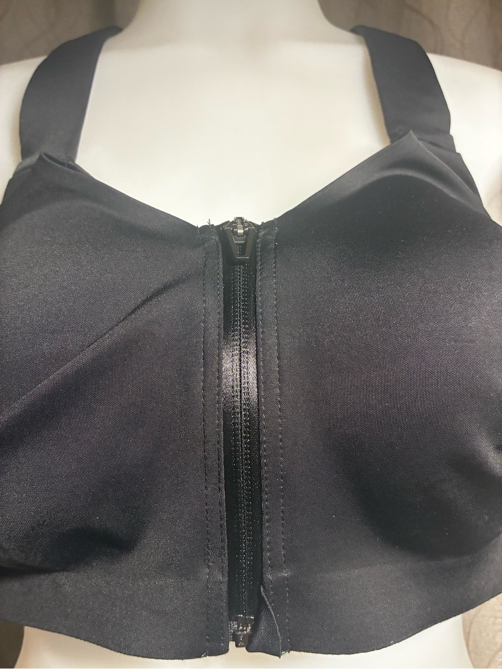 Victoria's Secret Black knockout Front Zip  bra